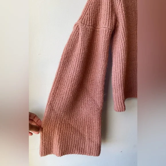 Dotti knit crop top - Size small - bell sleeves// good condition - Picture 2 of 7